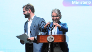 Jara sube la apuesta e intensifica críticas al Gobierno de cara a la recta final de la campaña