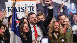 Lo presionaron para bajarse y ahora mira de reojo la segunda vuelta: las claves del revival de Kaiser