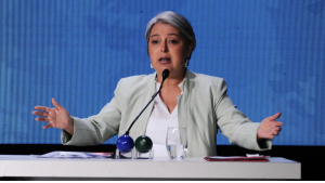 Mantener distancia del Gobierno y reforzar despliegue territorial: los cálculos del comando de Jara en vistas a la segunda vuelta