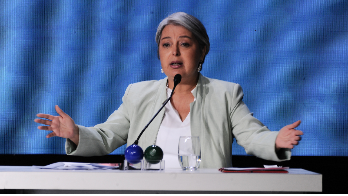 Mantener distancia del Gobierno y reforzar despliegue territorial: los cálculos del comando de Jara en vistas a la segunda vuelta