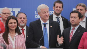 Kast defiende columna de asesor que habla de 