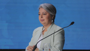 Jeannette Jara explica la salida de Laura Albornoz de la vocería de su comando: 