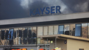 Incendio en bodega Kayser: testimonios claves eran falsos y descartan participación de agentes del Estado