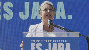 Jeannette Jara descarta congelar su militancia PC para enfrentar el balotaje: 