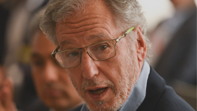 Alvaro García responde a generadoras por falta de acuerdo: 