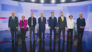 Propiedades en el extranjero, colegios y acciones: la declaración de patrimonio de los candidatos a La Moneda