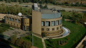 Los servicios que seguirá entregando la Embajada de Estados Unidos en Chile tras el cierre del gobierno