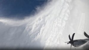 VIDEOS - Huracán Melissa avanza a Jamaica como el más potente en su historia y afectaría a 1,5 millones: los registros por dentro