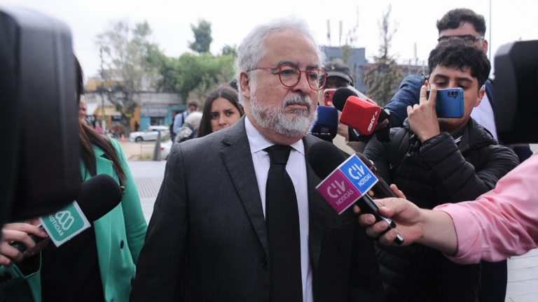 Tenía el timbre malo: Justicia acepta justificación de Luis Hermosilla y seguirá en arresto domiciliario