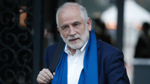 Ministro Montes responde a críticas de Jara y aborda deudas del Minvu: 