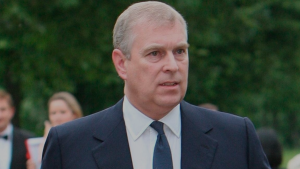 Príncipe Andrés renunció a sus títulos tras discusión con Carlos III por Caso Epstein