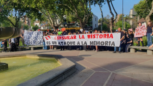 VIDEOS - Conmemoración del 11 de septiembre: el conflicto que enfrenta a padres y estudiantes con directora del Liceo 7