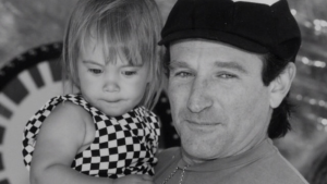 Hija de Robin Williams arremete contra videos de IA de su padre: 