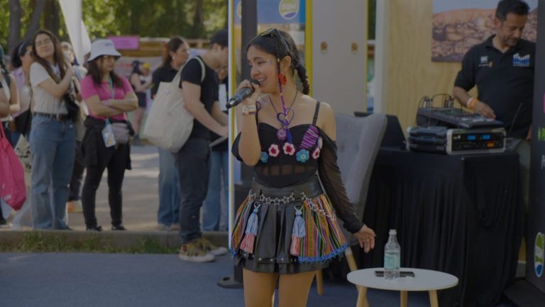 Desde San Pedro de Atacama a Ruidosa Fest: SQM Litio lleva el talento de Marianh Torrijo al principal festival femenino del país