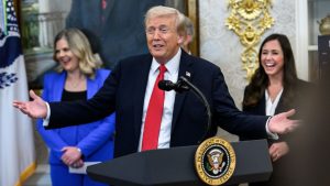 La inédita maniobra de Donald Trump: demanda a su propio gobierno por USD 230 millones