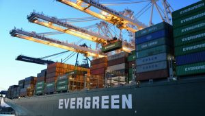 Estados Unidos y China activan nuevos aranceles portuarios a buques: cómo afectará al comercio marítimo