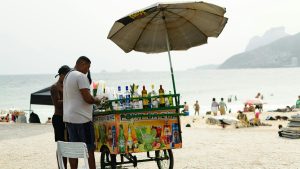 Alarma por tragos en Brasil: los casos y recomendaciones por bebidas adulteradas que dejaron 15 muertos