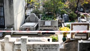 La promesa que llevó a un grupo de amigos a exhumar cuerpo del cementerio de Dalcahue