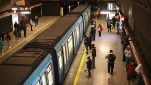 Tras estreno de su nuevo álbum: reconocida banda chilena realizará concierto gratuito en Metro de Santiago este miércoles