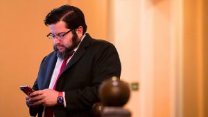La columna de Cristián Valenzuela que vuelve a enfrentar las candidaturas de Kast y Matthei