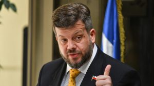 Última Black & White antes de la veda: Kaiser desplaza a Matthei y se acerca a Kast en carrera presidencial