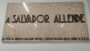 La polémica que se ha desatado en Italia por intento de cambiar el nombre de polideportivo Salvador Allende por el de Armani