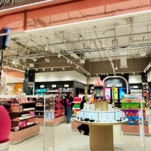 Falabella se adelanta a Sephora: abre exclusiva tienda con las marcas más virales de maquillaje en malls