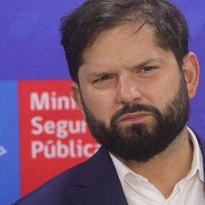 Boric reacciona a llamado de Trump a supervisar países que apoyen el aborto y a las diversidades: 