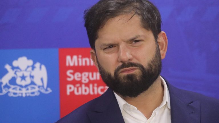 Boric reacciona a llamado de Trump a supervisar países que apoyen el aborto y a las diversidades: 