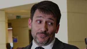 AC contra Pardow: el plazo que dio la Contraloría al Gobierno para justificar financiamiento de la defensa