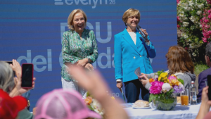 Matthei compromete aumento de PGU para adultos mayores con dependencia severa y las cuidadoras