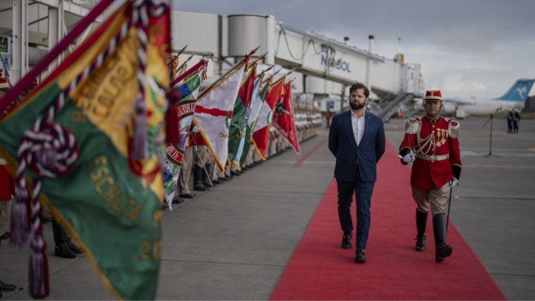 Qué significa para las relaciones Chile-Bolivia la presencia del presidente Boric en la asunción de Rodrigo Paz
