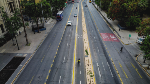 La paradoja urbana de vivir solo en la multitud