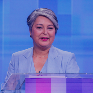 Jeannette Jara y Kast se enfrentan por Bernardo Fontaine, pensiones y cuentas bots