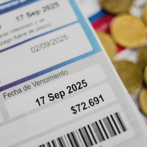 Cuentas de la luz bajarán en 2026: CNE ratifica informe que devolverá mal cobro a clientes