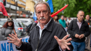 “Estaré incluso con aquellos que tiran la bomba molotov”: la polémica que levantó Artés en el debate ARCHI