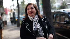 Evitar el derrotismo y con el “terremoto Frei” a cuestas: el complejo despegue de Vodanovic como jefa de campaña de Jara