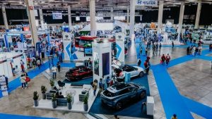 SQM destaca importancia de conocer industria de la electromovilidad en inauguración de Experiencia E