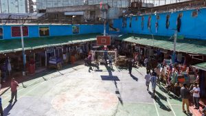 FOTOS - De celulares a whiskey: los detalles de la fiesta en Santiago 1 que revelaron imágenes en redes sociales