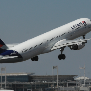 Revisa el estado de tu vuelo y todo lo que debes saber si fuiste afectado por la huelga de pilotos de Latam