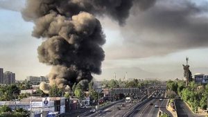 VIDEOS - Nube de humo desde incendio en San Miguel enciende alarmas por su posible toxicidad
