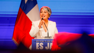 Elecciones Presidenciales 2025: Jeannette Jara celebra su paso a segunda vuelta y lanza un dardo a Kast