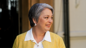 Jeannette Jara acentúa su lejanía con el PC pensando en segunda vuelta y afianza sus lazos con la centro izquierda