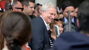 VOX, ministro Luis Caputo e hijo de Bolsonaro felicitan resultado de José Antonio Kast en elecciones