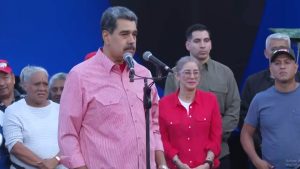 VIDEO - La inédita súplica de Nicolás Maduro a Trump: cantó Imagine de John Lennon por tensión en el Caribe