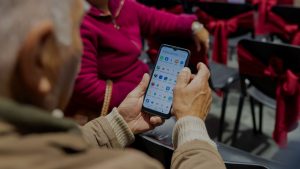 La inclusión digital también protege el cerebro: cómo la tecnología impulsa un envejecimiento activo