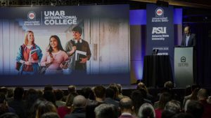 Estudiar en Chile y obtener un grado también en EE. UU, así es el nuevo programa que llega a la UNAB