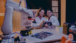 Carreras tecnológicas top: con alta empleabilidad, salarios competitivos y sin PAES