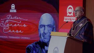 Universidad Andrés Bello entrega grado Doctor Honoris Causa al Cardenal Fernando Chomali