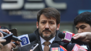 El eventual conflicto de interés de Pardow que lo complica en AC: cónyuge es socia de estudio que defendió a Transelec